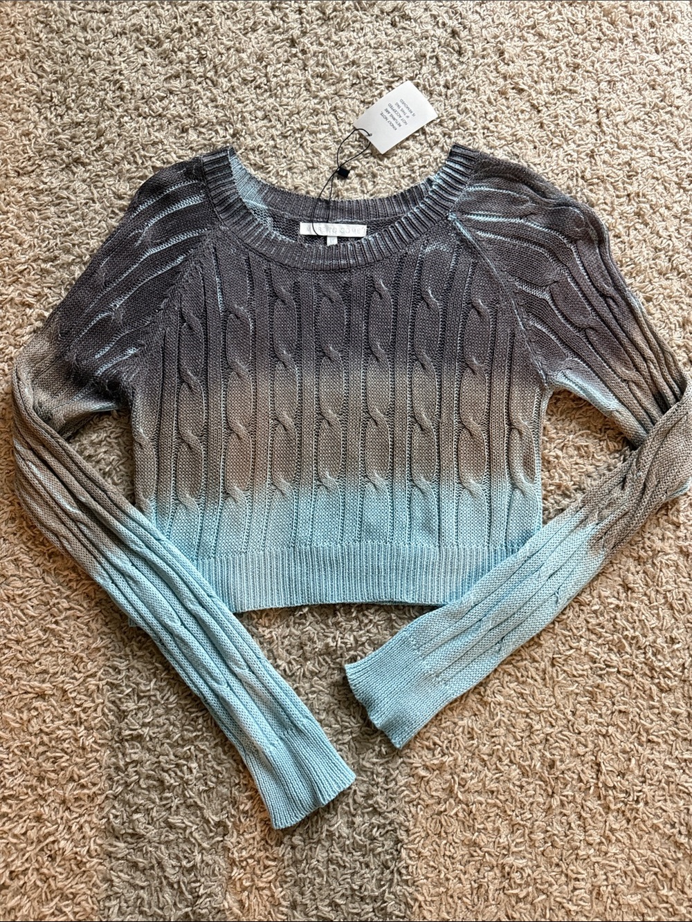 Ombre Cable-Knit Crop Sweater in Gray and Light Blue